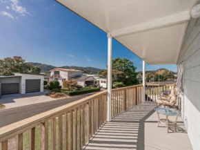 Sandy Feet Retreat - Whangamata Holiday Home